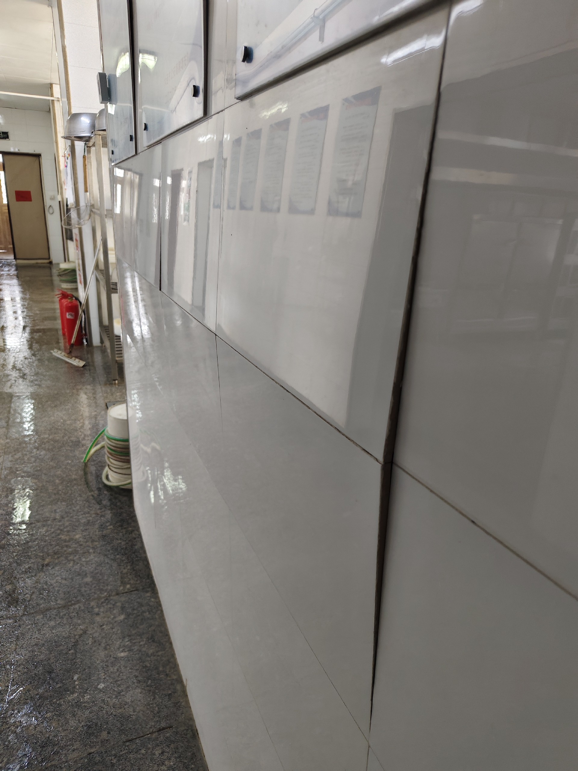 雨尊家维瓷砖空鼓翘边脱落隐患消除修复，全国连锁，咨询电话4008779865